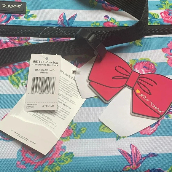 Betsey Johnson Rolling Carry-On Duffle Bag New - Picture 11 of 11